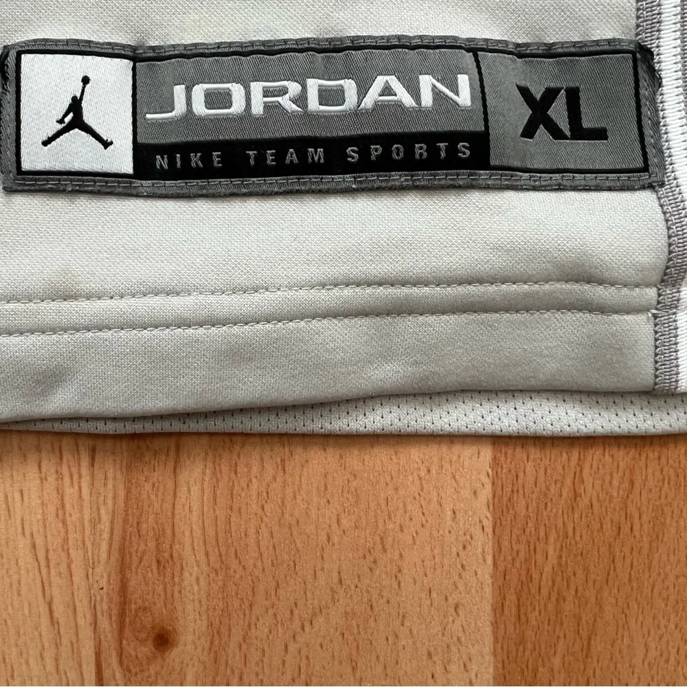 Used Jordan’s v neck Jersey North Carlina - Picture 8 of 8